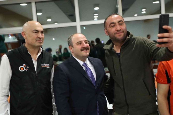 Bakan Varank: “Türkiye’nin Her Tarafında Yatırımlar Harıl Harıl Devam Ediyor”