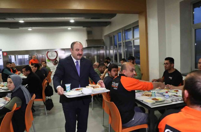 Bakan Varank: “Türkiye’nin Her Tarafında Yatırımlar Harıl Harıl Devam Ediyor”