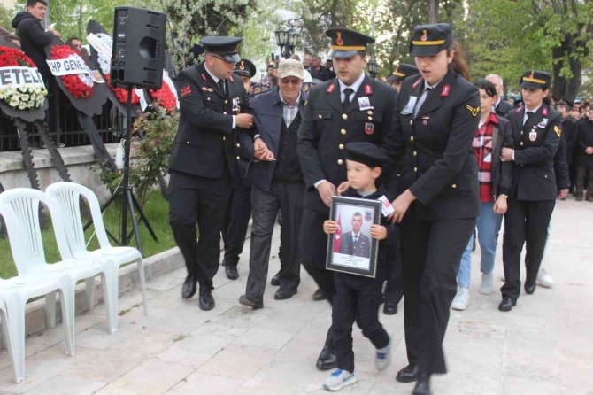 Şehit Uzman Çavuş Berkay Akgül Son Yolculuğuna Uğurlandı