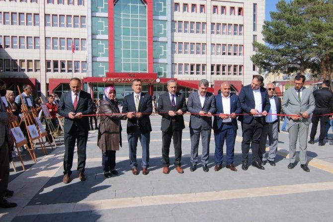 Ak Parti Van Milletvekili Arvas, Öğrencilerle Bir Araya Geldi