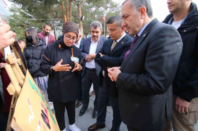 Ak Parti Van Milletvekili Arvas, Öğrencilerle Bir Araya Geldi