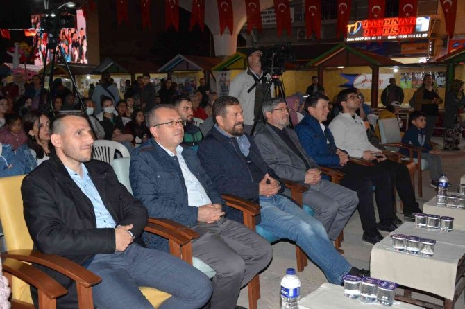 Sındırgı Kitap Fuarında Kahraman Tazeoğlu İlgi Gördü
