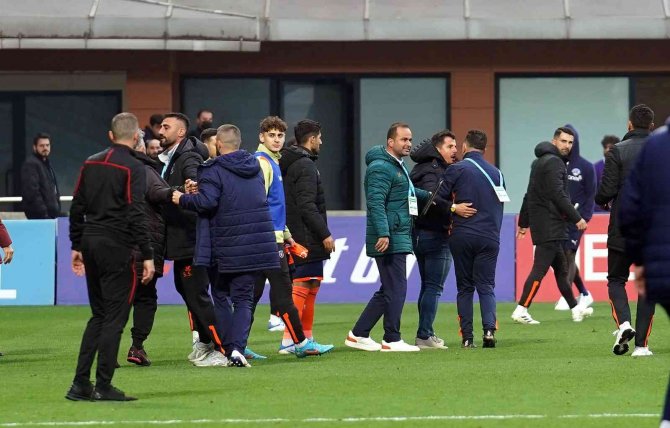 Spor Toto Süper Lig: Kasımpaşa: 2 - Medipol Başakşehir: 3 (Maç Sonucu)