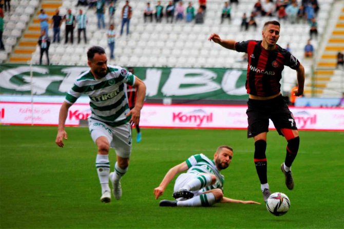 Spor Toto Süper Lig: Konyaspor: 1 - Fatih Karagümrük: 0 (İ̇lk Yarı)