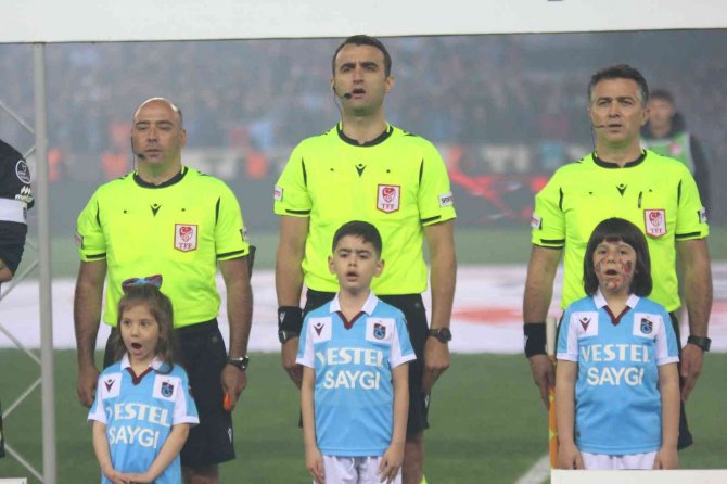 Spor Toto Süper Lig: Trabzonspor: 1 - Antalyaspor: 0 (İ̇lk Yarı)