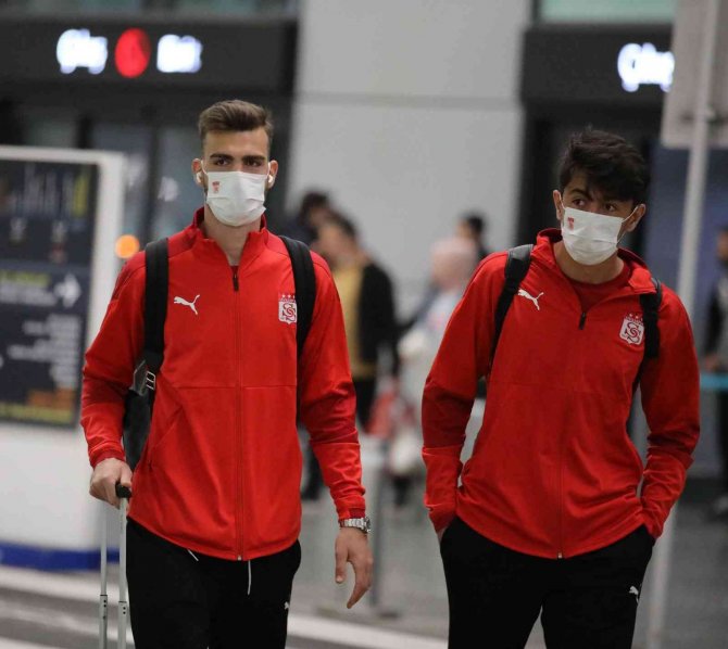 Sivasspor Kafilesi İ̇stanbul’da