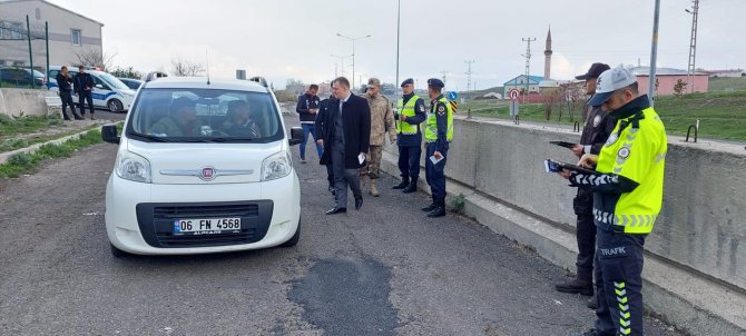 Susuz’da Bayram Öncesi Trafik Uygulaması
