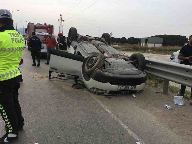 Kontrolden Çıkan Araç Takla Atıp Karşı Şeride Geçti: 3 Yaralı