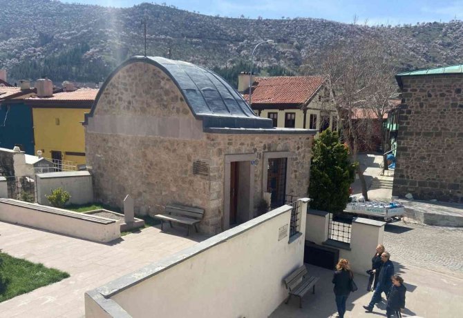 Ramazan Ayında Ahmet Ve Mehmet Efendiler Türbesi Yoğun İlgi Gördü