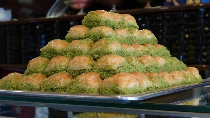 Bayramda Tatlı Tüketimine Dikkat!