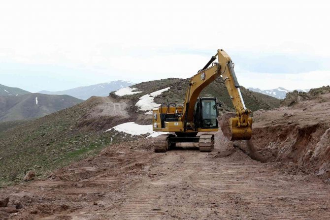 Erciş’te Yarım Asırdır Ekilemeyen Araziler Ekilme Başlandı