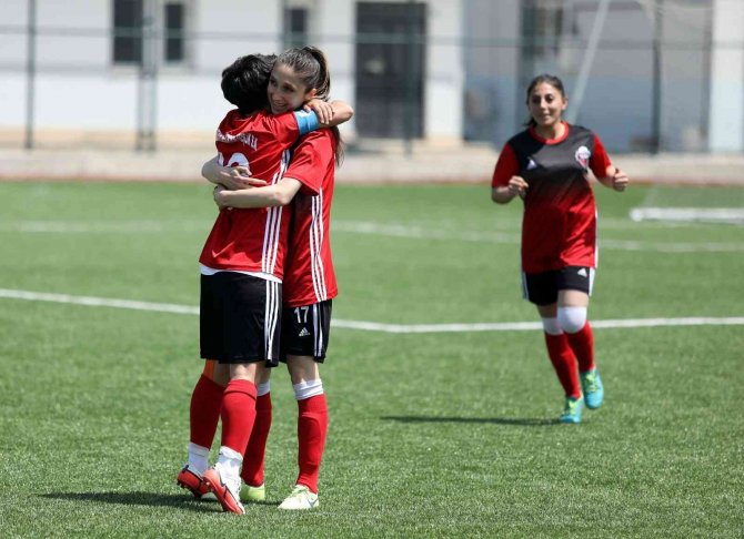 Van Büyükşehir Belediyespor Şampiyonluğa Bilendi