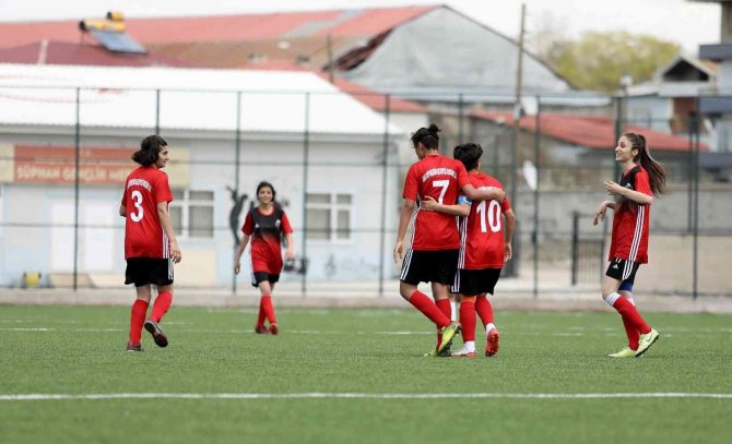 Van Büyükşehir Belediyespor Şampiyonluğa Bilendi
