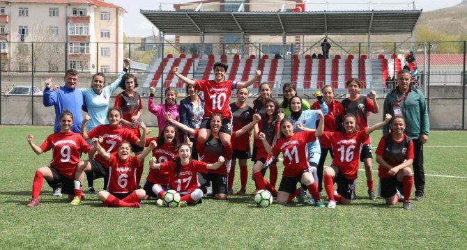 Van Büyükşehir Belediyespor Şampiyonluğa Bilendi