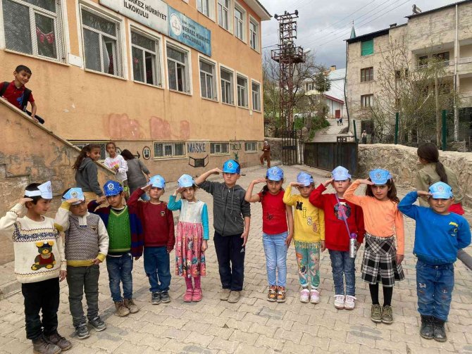 Van’da Trafik Ve İ̇lk Yardım Haftası Kutlandı