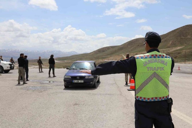 Başkale’de ‘Bayramınız Kemerli Olsun’ Denetimi