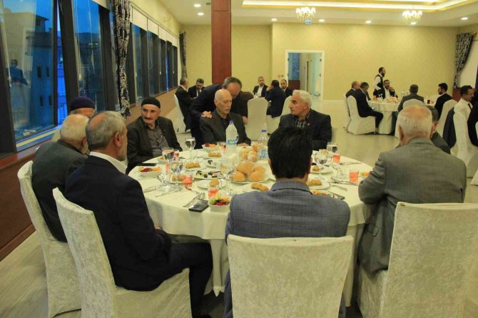 Yeniden Refah Partisi Genel Başkan Yardımcısı Altınöz: “Dünyanın Birçok Yerinden Müslümanlar Erbakan’ı Ziyaret Ediyor”