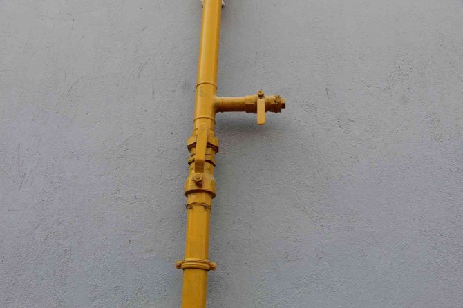Hırsızlar Girdikleri Sitede Doğal Gaz Kutusunu Dahi Çaldı