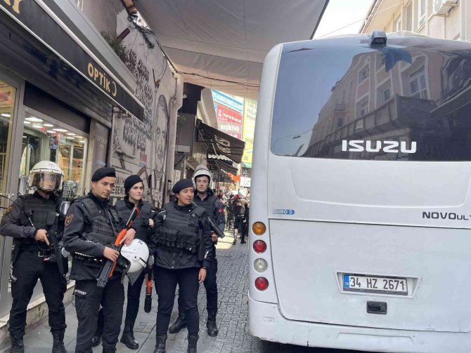 Beşiktaş’tan Taksim’e Çıkmaya Çalışan Göstericilere Müdahale