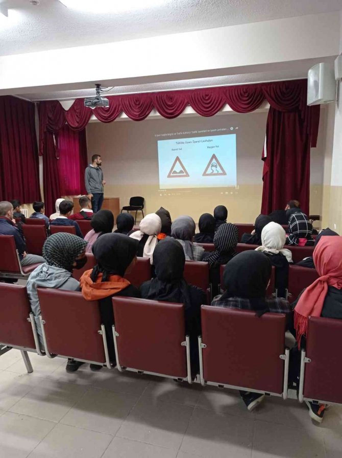 Bingöl’de Öğrencilere Trafik Ve İlk Yardım Eğitimi Verildi