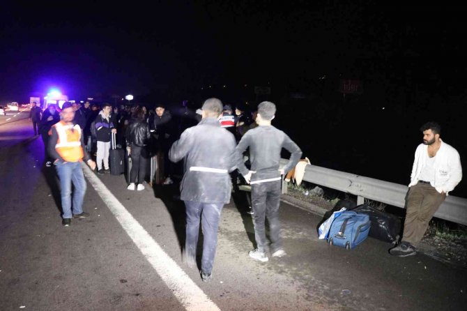 Tem’de Lastiği Patlayan Yolcu Otobüsünde Yangın Çıktı
