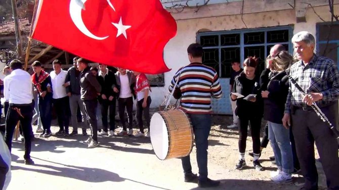Bu Köyde 400 Yıldır Davul Çalmak Yasak