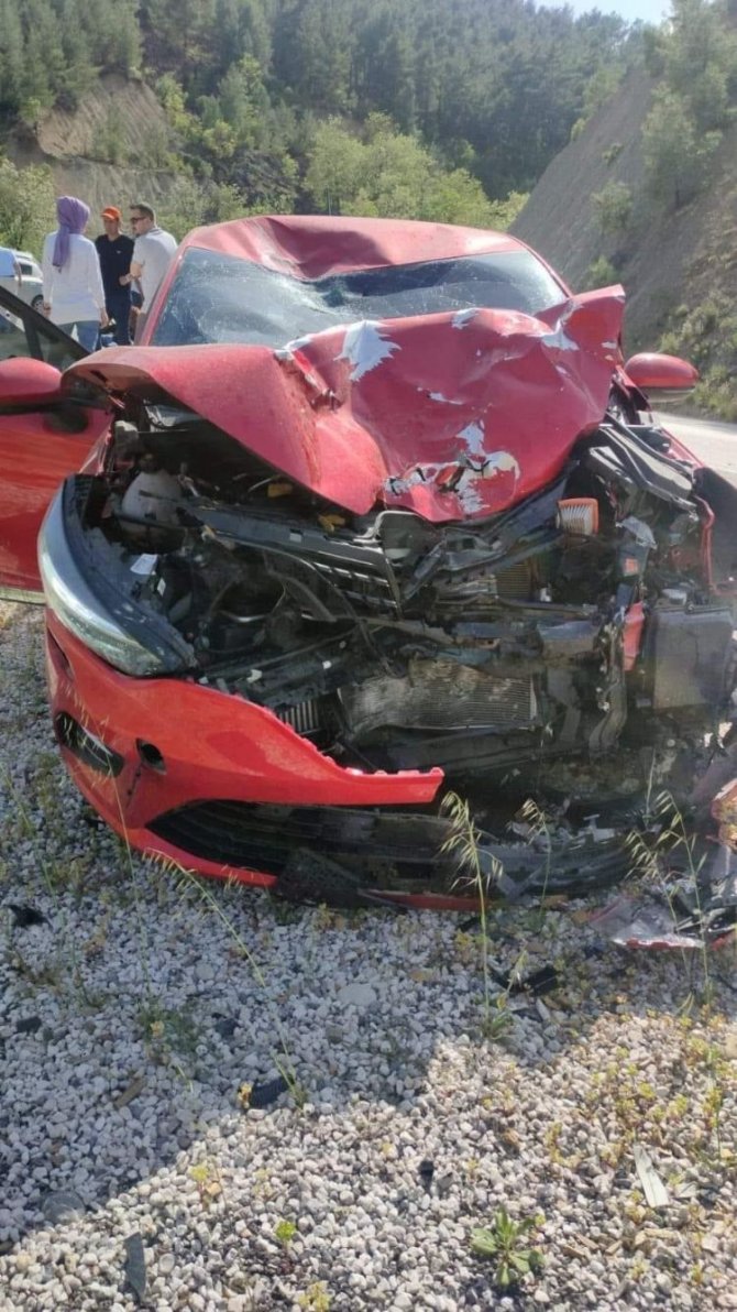 Burdur’da Otomobil İle Motosiklet Çarpıştı: 2 Ölü, 2 Yaralı