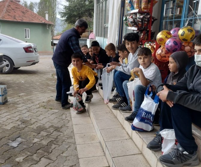 Çocuklar 3 Asırlık Arife Geleneğini Yaşattı