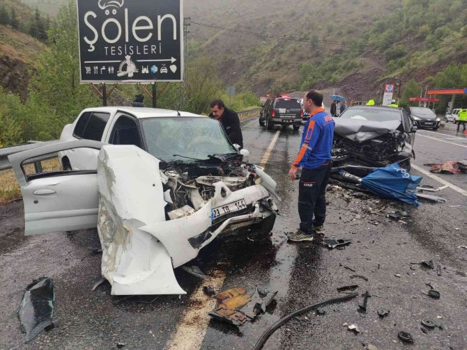 Elazığ’da Trafik Kazası: 4 Yaralı