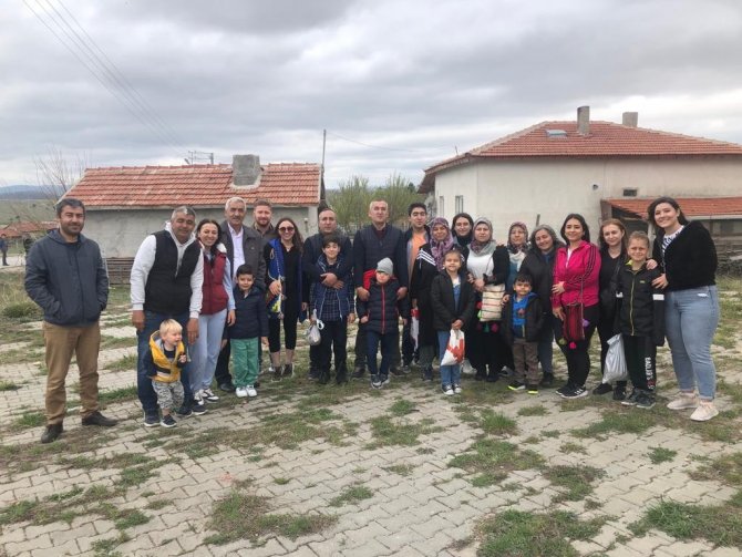 Numanoluk Sakinleri ’Adak Arefeliği’ Geleneğini Devam Ettiriyor