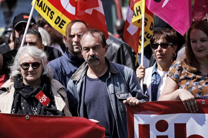 Paris’te Olaylı 1 Mayıs Kutlaması