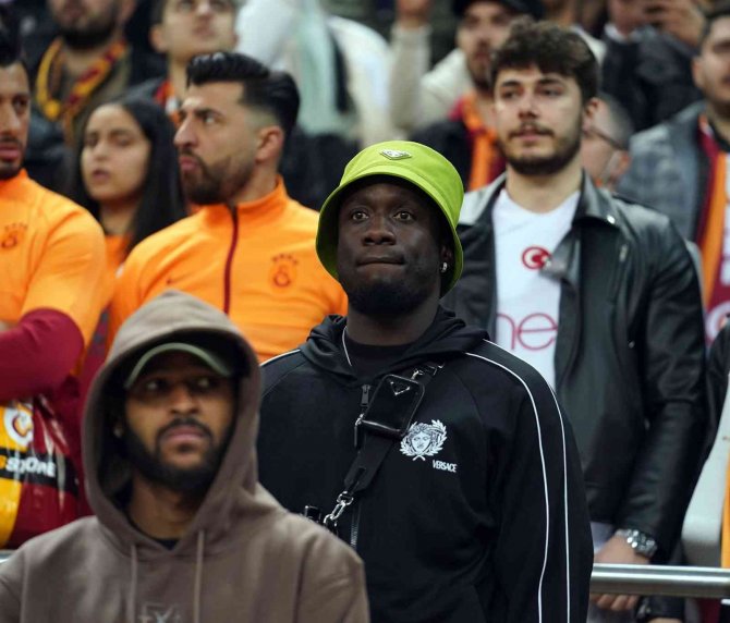 Diagne, Marcao Ve Pena, Tribünden Takip Etti
