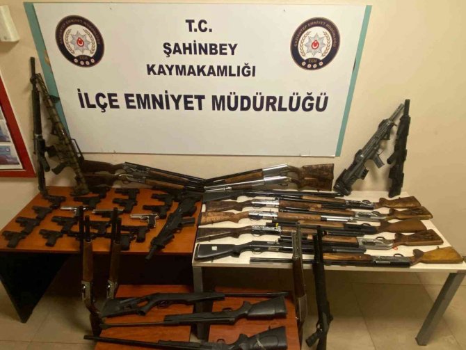 Gaziantep’te Kaçak Silah Çetesi Çökertildi: 46 Silah Ele Geçirildi