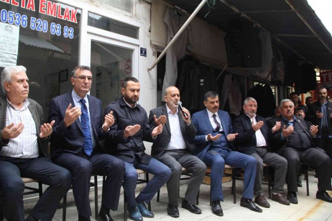 Esnaflar Asırlık ’Arefe Duası’nda Buluştu