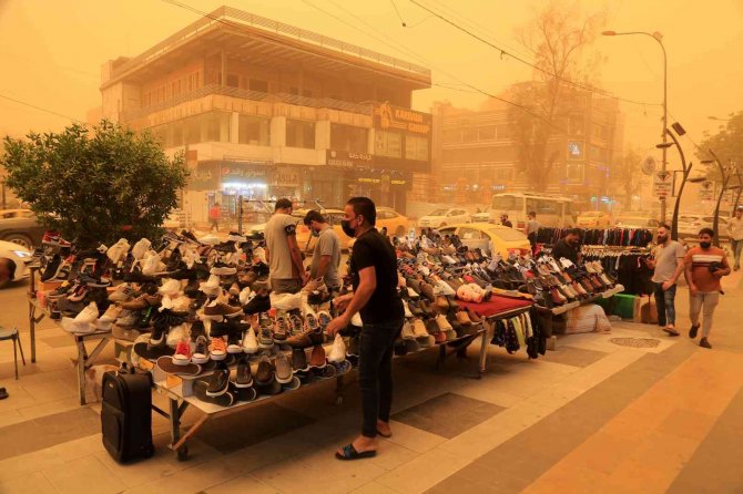 Irak’ta Etkili Olan Kum Fırtınası Nedeniyle 400’den Fazla Kişi Hastaneye Kaldırıldı