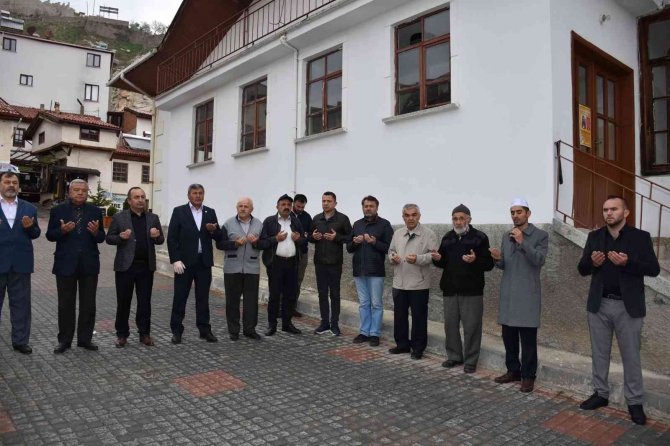 İ̇skilip’te Esnaflar Geleneksel Arefe Duasında Buluştu