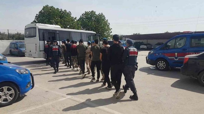 İ̇zmir’de Deaş Operasyonu: 10 Gözaltı