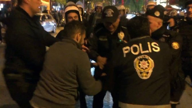 Kadıköy’de Trabzonlulara Saldıran Fenerbahçelilere Gözaltı