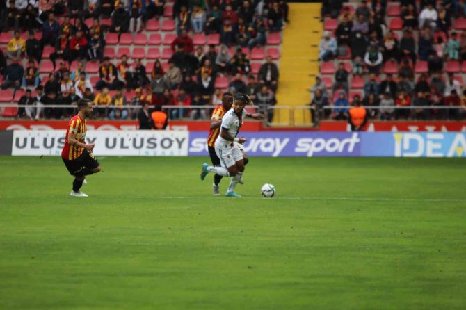 Spor Toto Süper Lig: Kayserispor: 1 - Beşiktaş: 0 (İ̇lk Yarı)