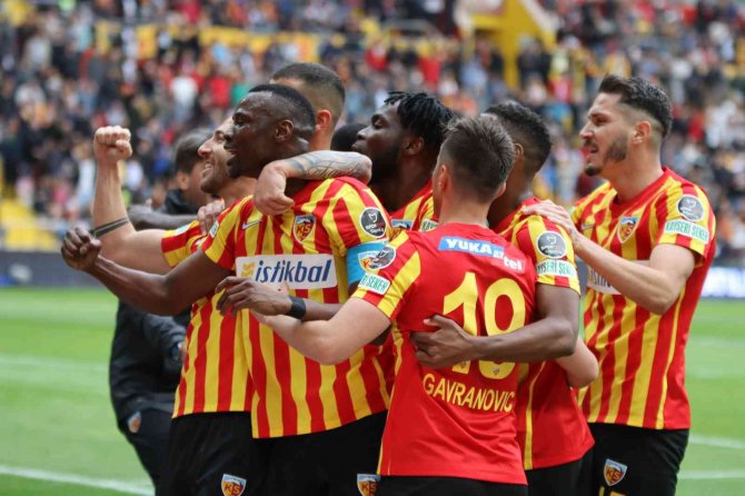Spor Toto Süper Lig: Kayserispor: 1 - Beşiktaş: 0 (İ̇lk Yarı)
