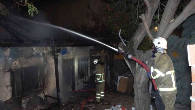Kırıkkale’de Müstakil Evde Yangın Paniği