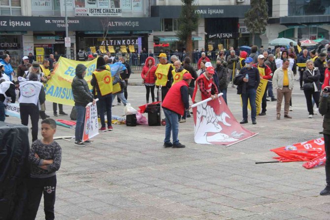 Samsun’da 1 Mayıs Coşkusunu Yağmur Dindirdi