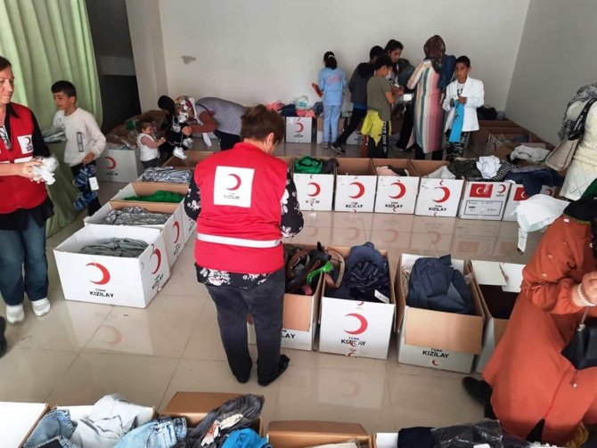 Kuşadası’nda "İ̇yilik Sensiz Olmaz" Kampanyası Yoğun İlgi Gördü