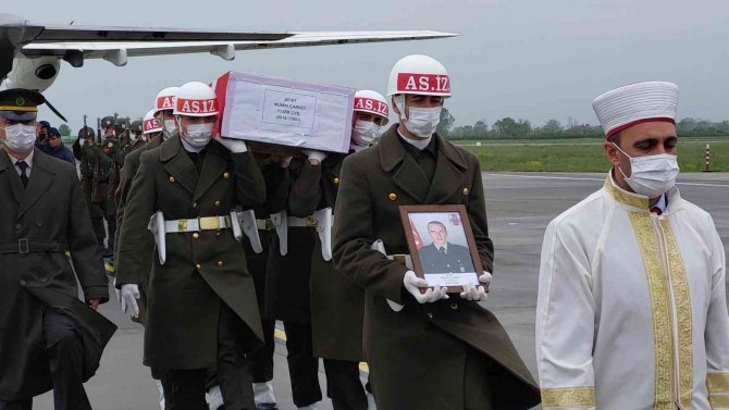 Samsun Şehidini Gözyaşları İçinde Karşıladı