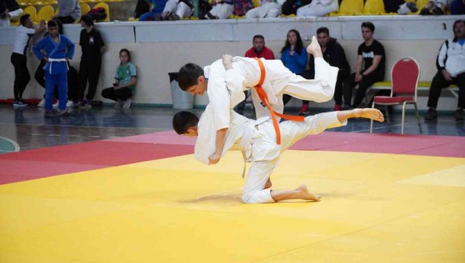 Manisa Yıldızlar Judo İ̇l Birinciliği Müsabakaları Sona Erdi