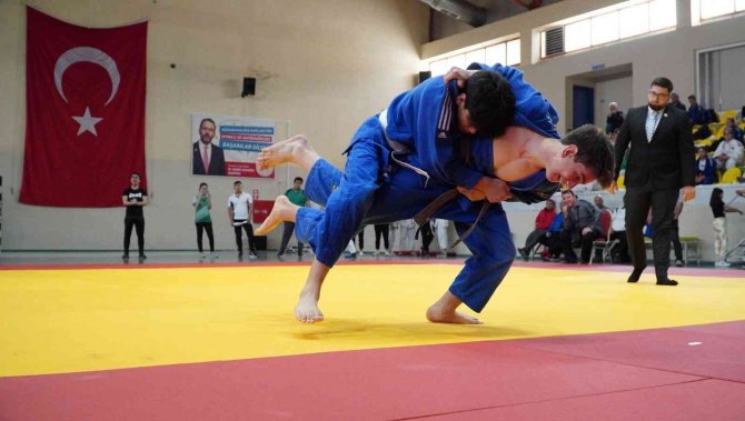 Manisa Yıldızlar Judo İ̇l Birinciliği Müsabakaları Sona Erdi