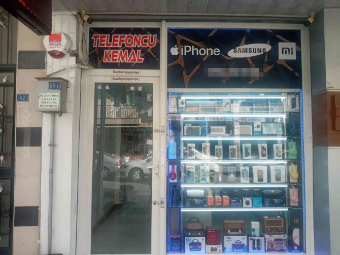 Cep Telefonu Hırsızlığı Kameraya Yansıdı