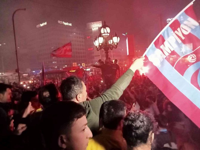 Trabzonspor’un Şampiyonluğu Başkentte Coşkuyla Kutlandı