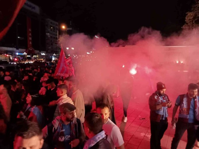 Trabzonspor’un Şampiyonluğu Başkentte Coşkuyla Kutlandı
