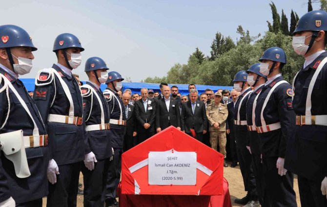Cudi Dağı’nda Şehit Olan Teğmen Akdeniz Adana’da Toprağa Verildi